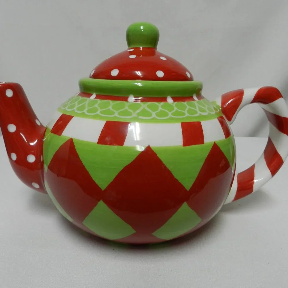 Home Essentials Christmas Ceramic Tea Pot red green Polka Dot geometric 56oz